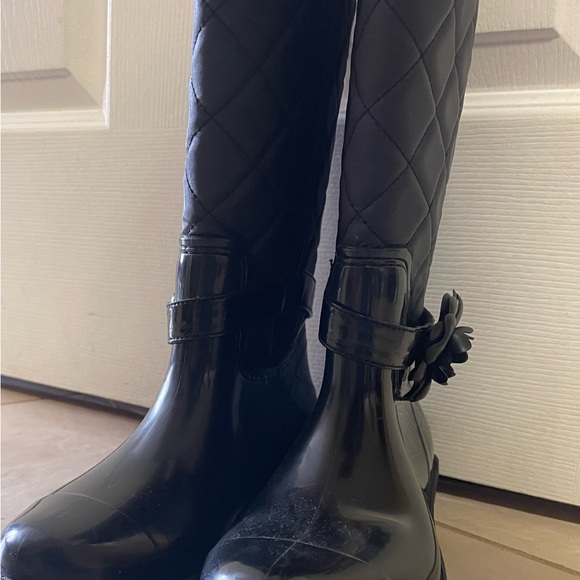 Stuart Weitzman Black Quilted Winter Boots - Picture 1 of 14